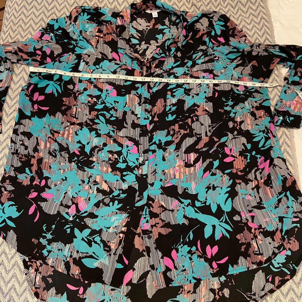 Boutique Blouse Size 3X Colorful Print Long Sleeve High-Low Hem - Picture 8 of 8